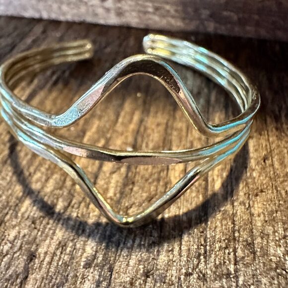 Handcrafted Boho Gold Plated Adjustable Cuff Bracelet - Two Triangles - Gift Box - Picture 2 of 7